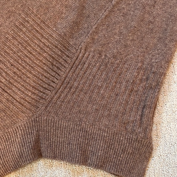 Vince sweater in wool. Shrug. - Picture 5 of 11